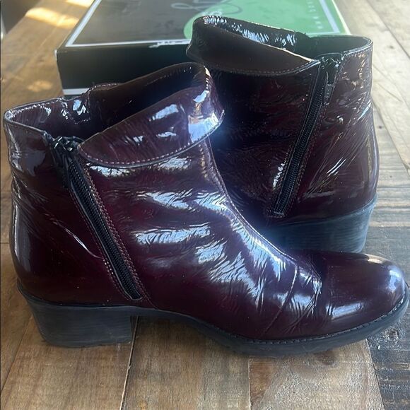 Bos. & Co. Red Shoes - Picture 8 of 9